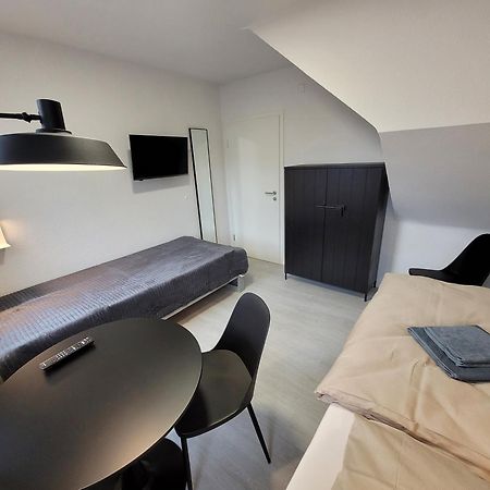 Guesthouse Wi Rooms 于利希 外观 照片