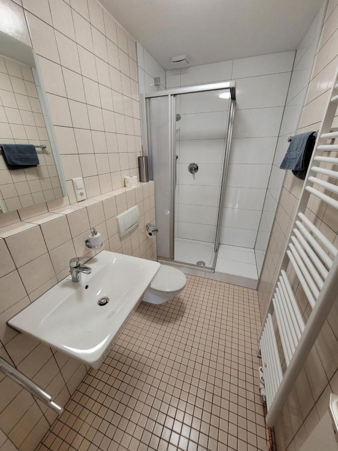Guesthouse Wi Rooms 于利希 外观 照片