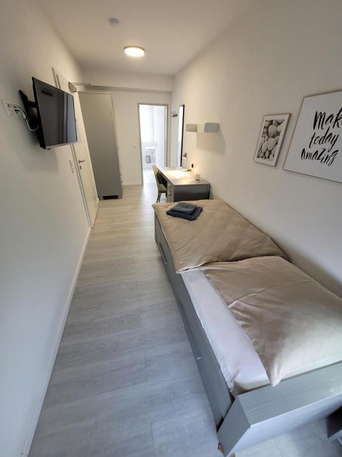 Guesthouse Wi Rooms 于利希 外观 照片