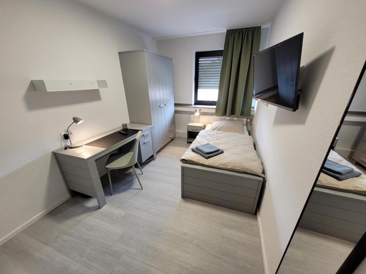 Guesthouse Wi Rooms 于利希 外观 照片