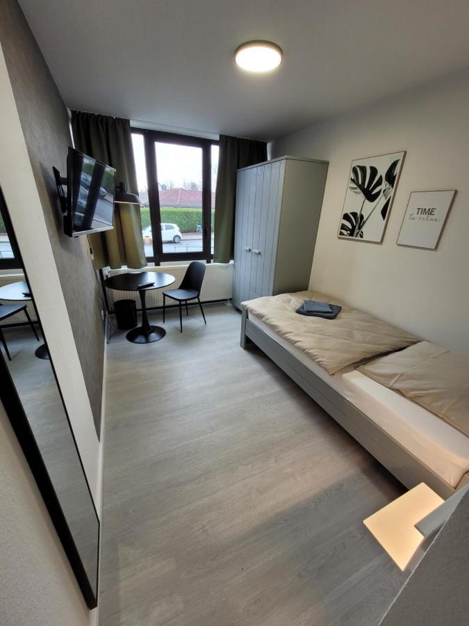 Guesthouse Wi Rooms 于利希 外观 照片