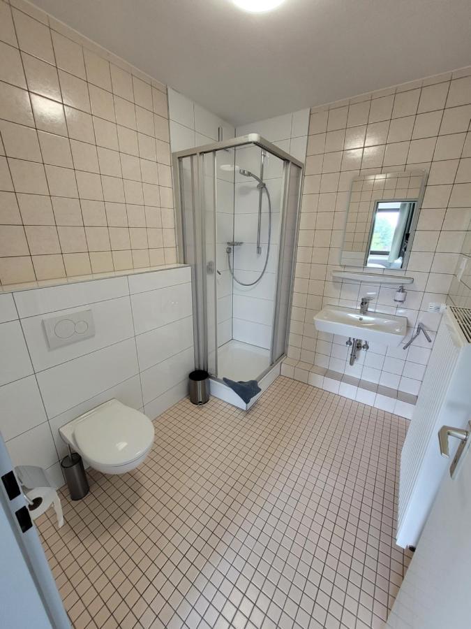 Guesthouse Wi Rooms 于利希 外观 照片