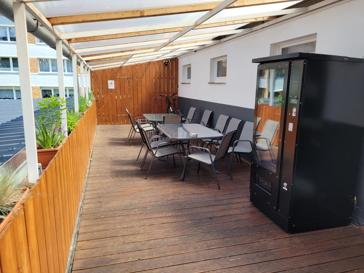 Guesthouse Wi Rooms 于利希 外观 照片