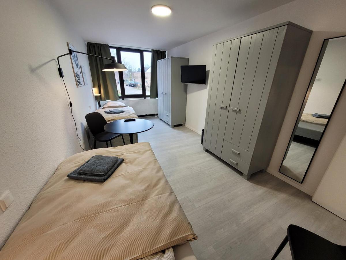 Guesthouse Wi Rooms 于利希 外观 照片