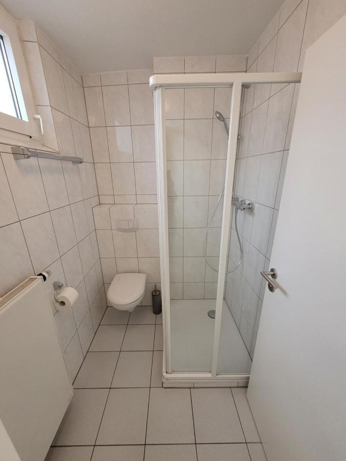 Guesthouse Wi Rooms 于利希 外观 照片