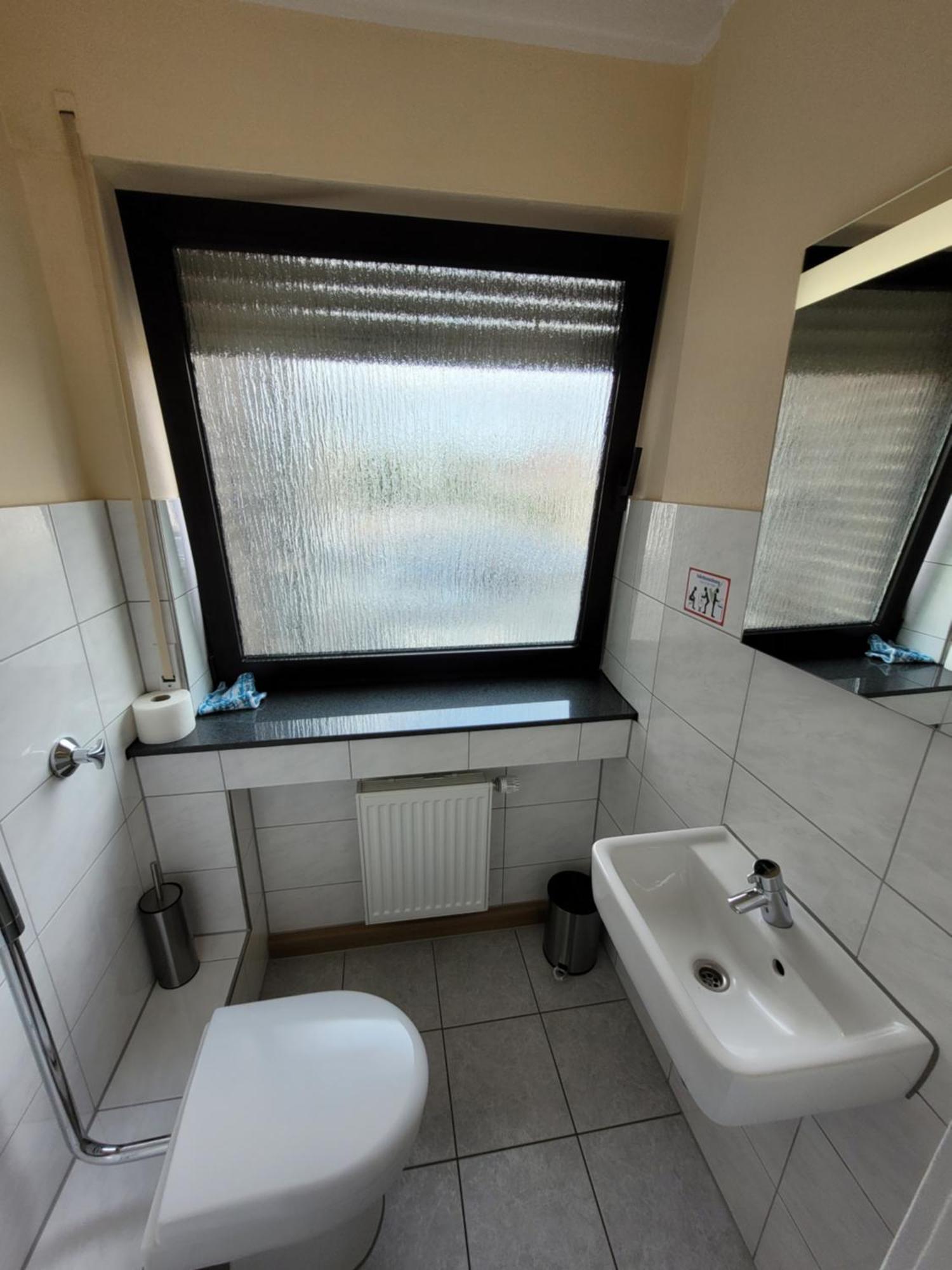Guesthouse Wi Rooms 于利希 外观 照片