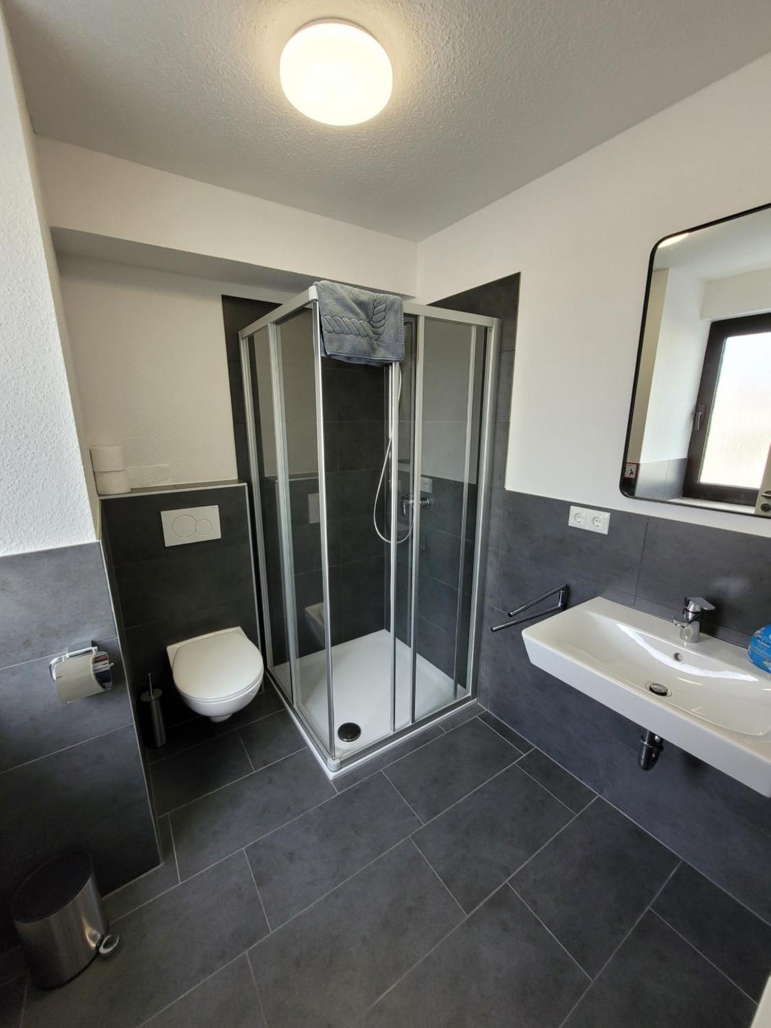 Guesthouse Wi Rooms 于利希 外观 照片
