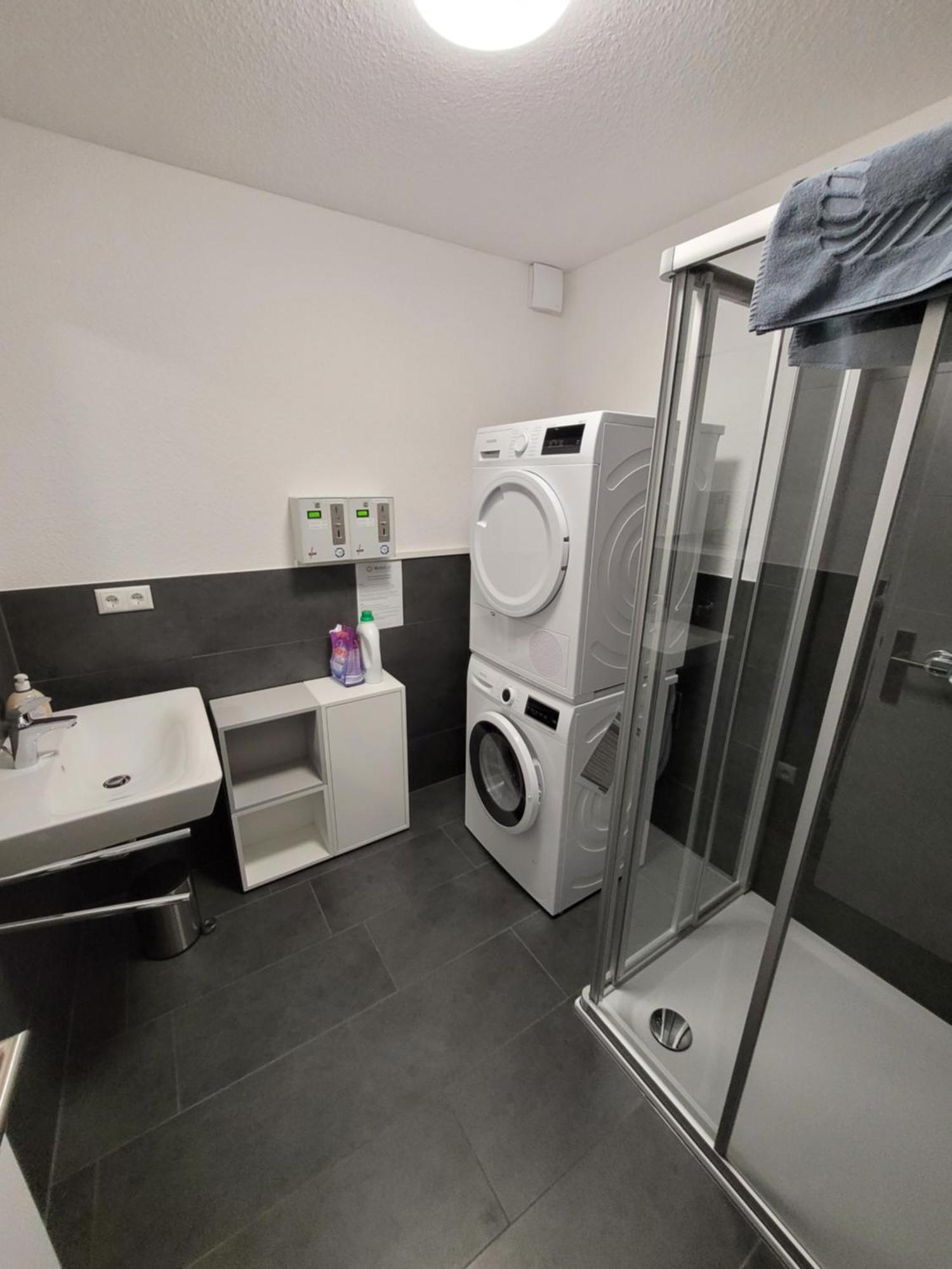 Guesthouse Wi Rooms 于利希 外观 照片