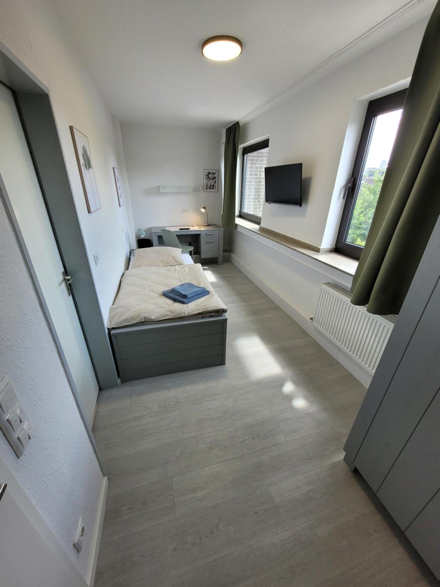 Guesthouse Wi Rooms 于利希 外观 照片