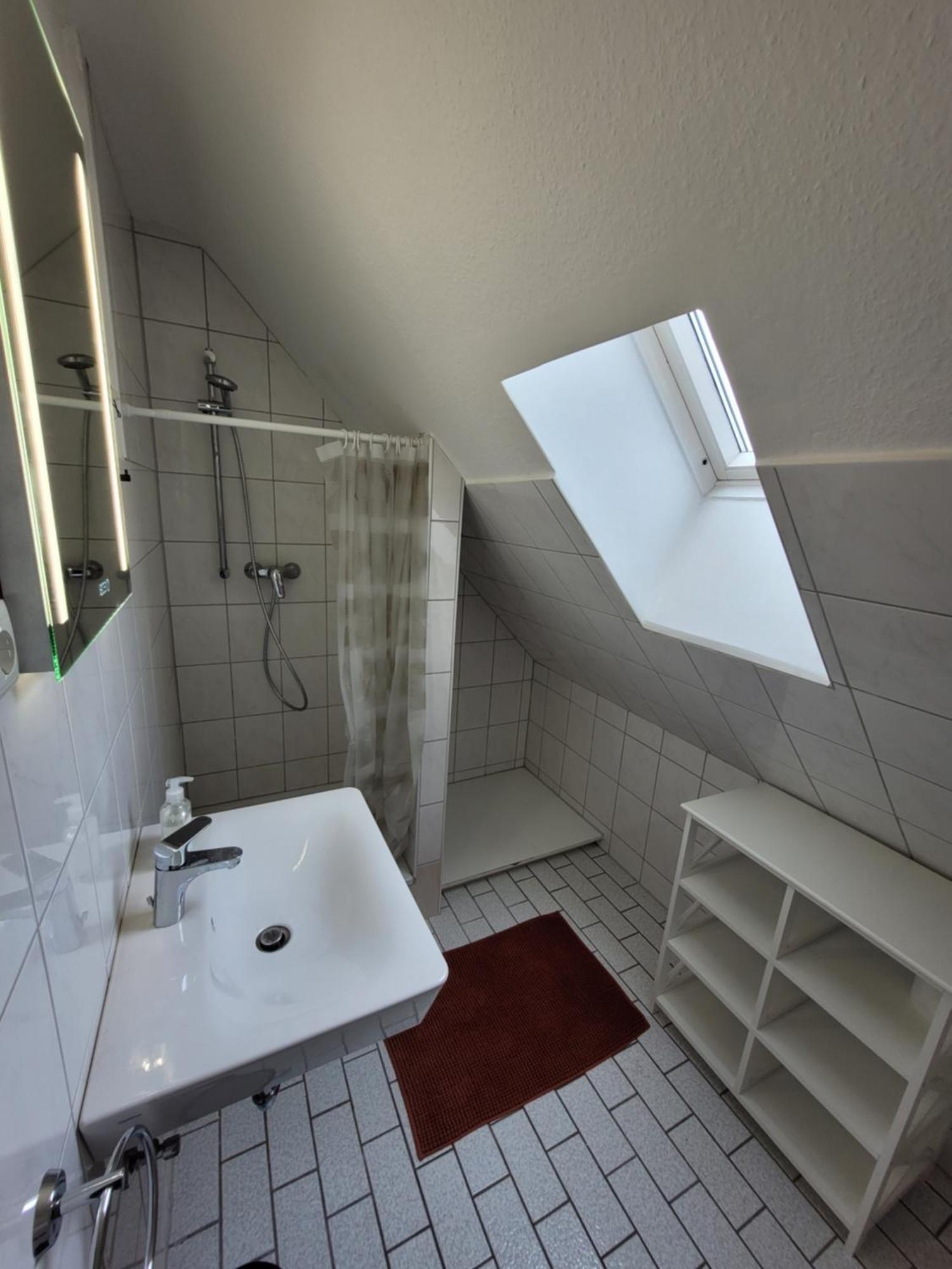 Guesthouse Wi Rooms 于利希 外观 照片